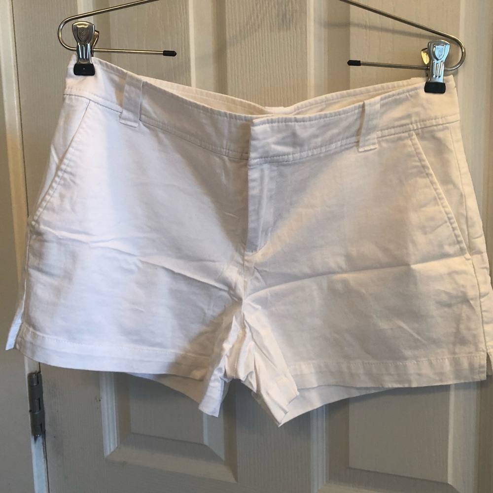 White New York & Company shorts, size 6